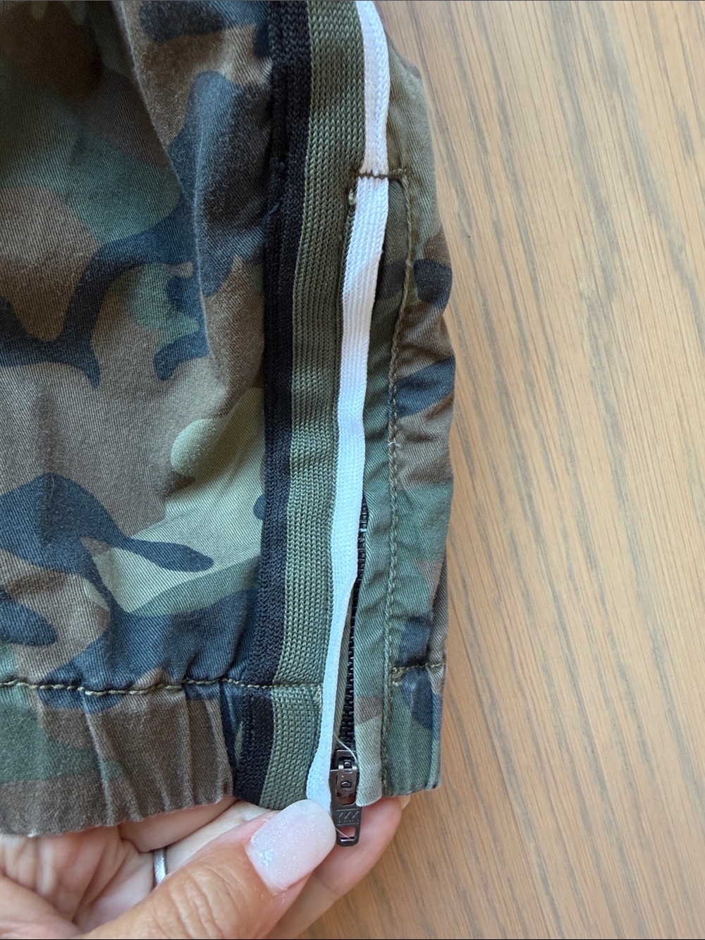 Sanctuary Anthropologie camp side stripe stretch pants cropped size 28 Like new - Picture 7 of 8